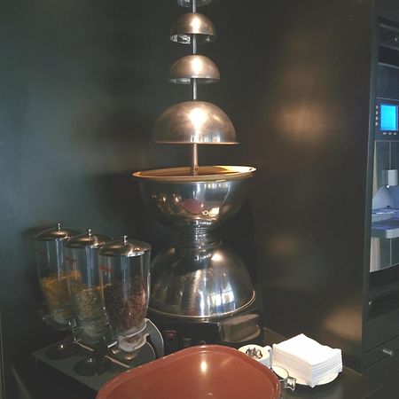 Brit Hotel Confort Nancy ลูเนวิลล์ ภายนอก รูปภาพ