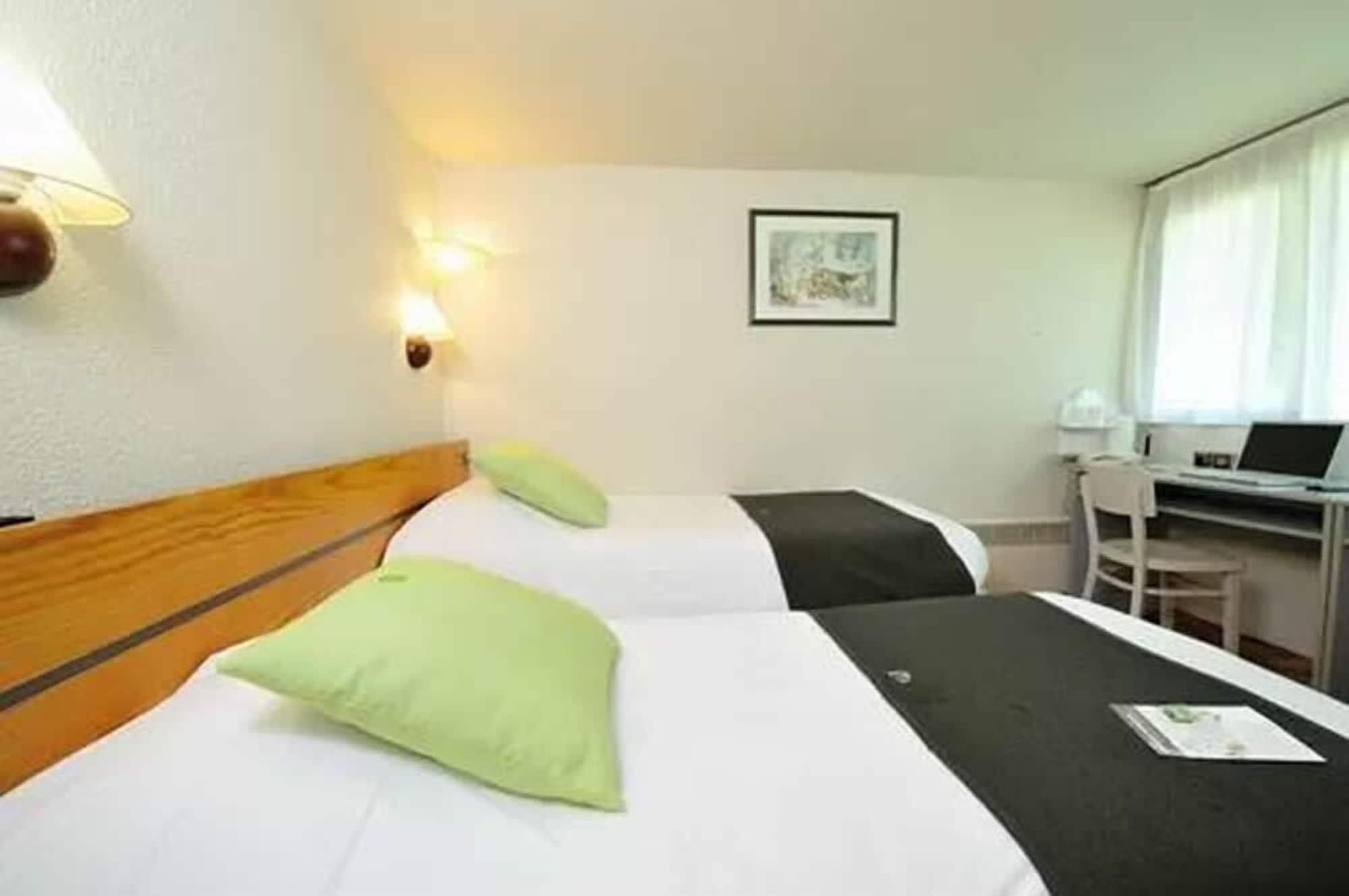 Brit Hotel Confort Nancy ลูเนวิลล์ ภายนอก รูปภาพ