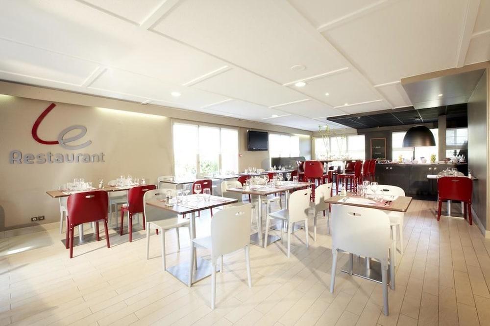 Brit Hotel Confort Nancy ลูเนวิลล์ ภายนอก รูปภาพ
