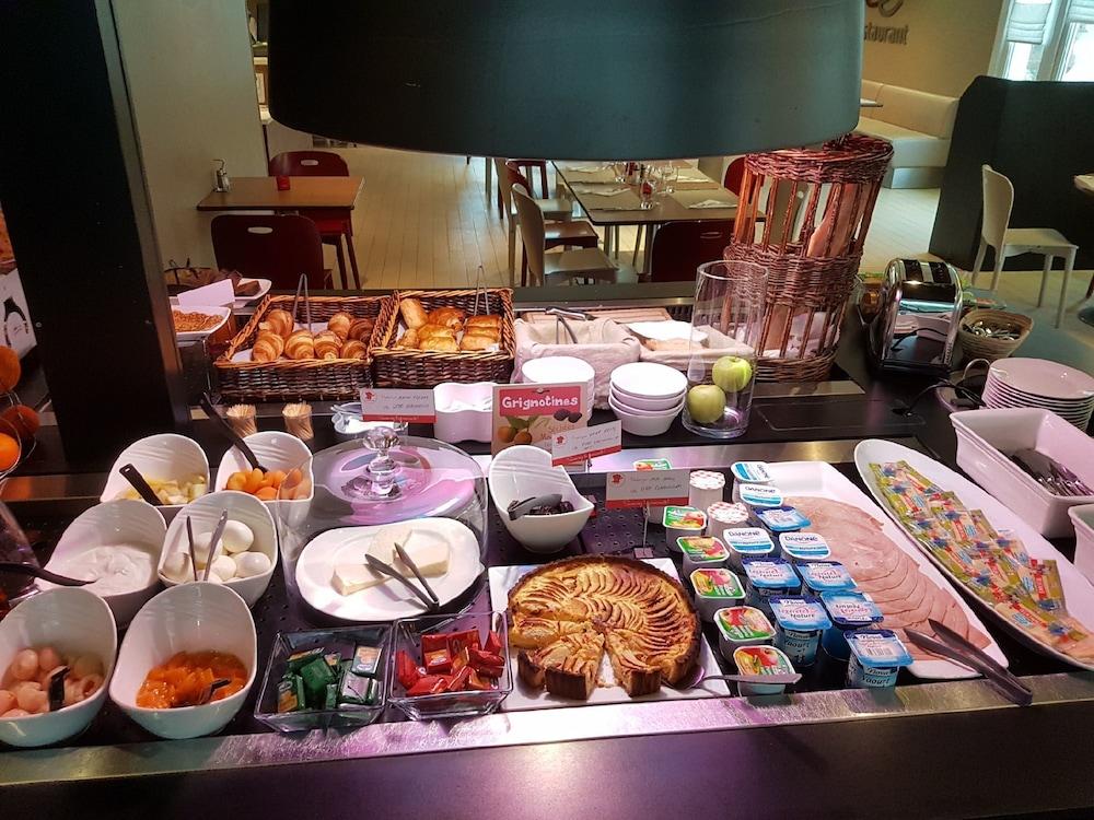 Brit Hotel Confort Nancy ลูเนวิลล์ ภายนอก รูปภาพ