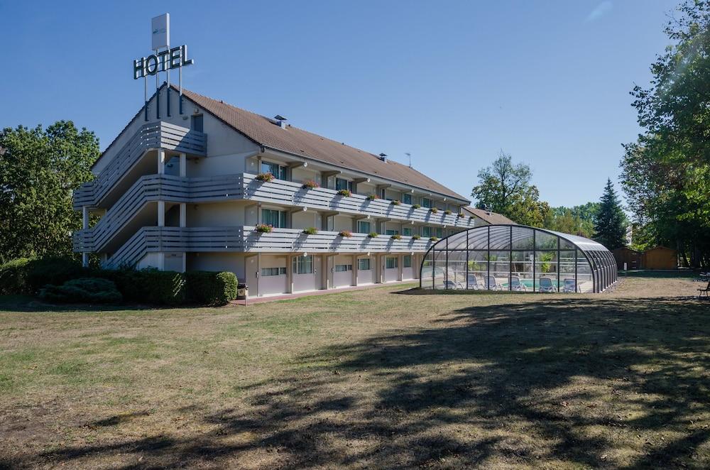Brit Hotel Confort Nancy ลูเนวิลล์ ภายนอก รูปภาพ