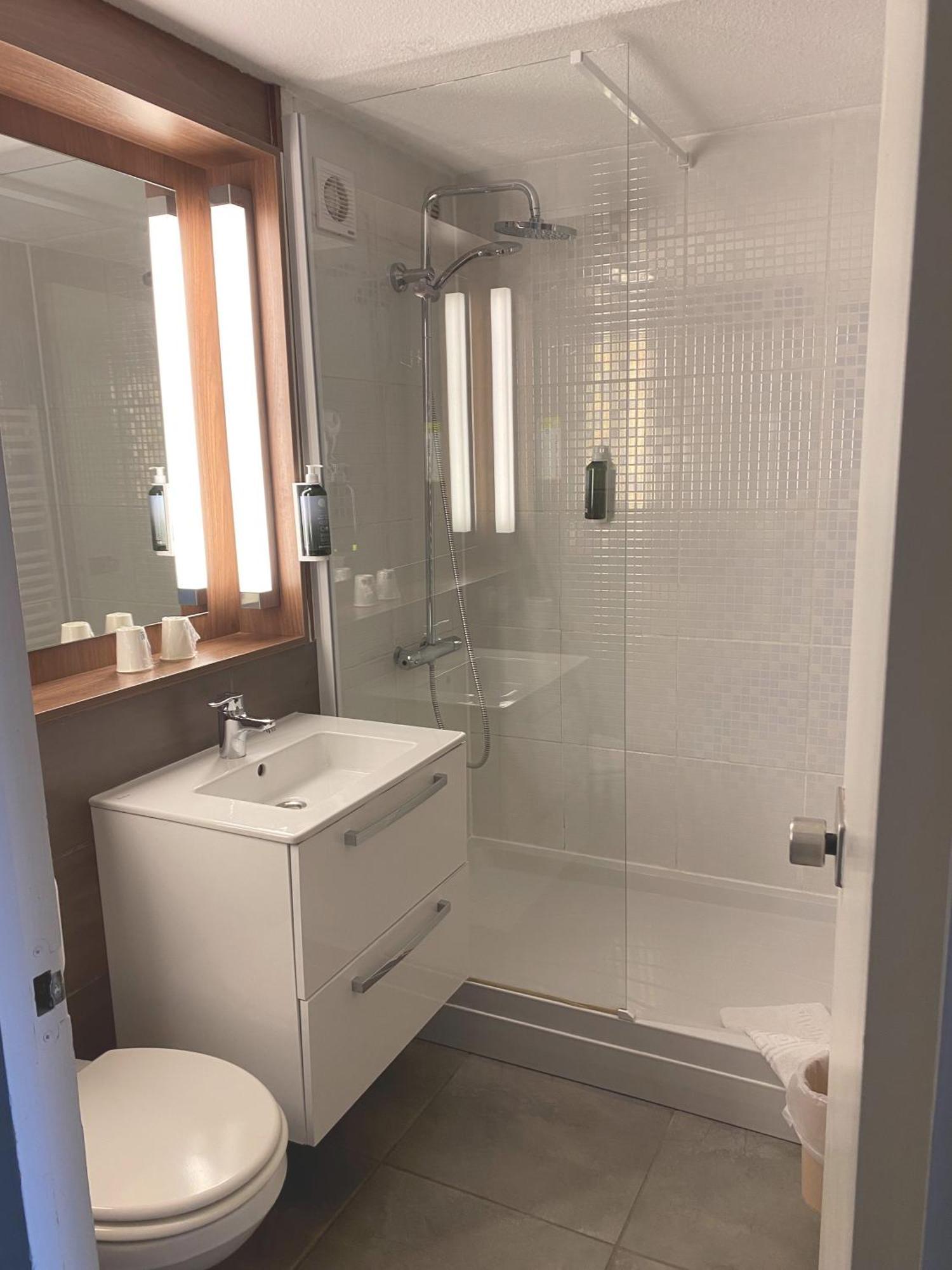 Brit Hotel Confort Nancy ลูเนวิลล์ ห้อง รูปภาพ