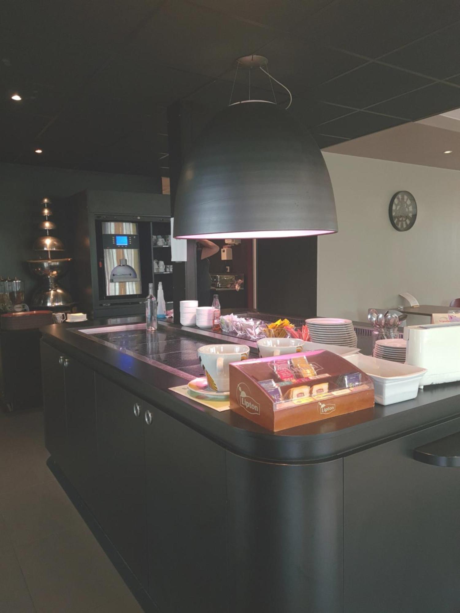 Brit Hotel Confort Nancy ลูเนวิลล์ ภายนอก รูปภาพ