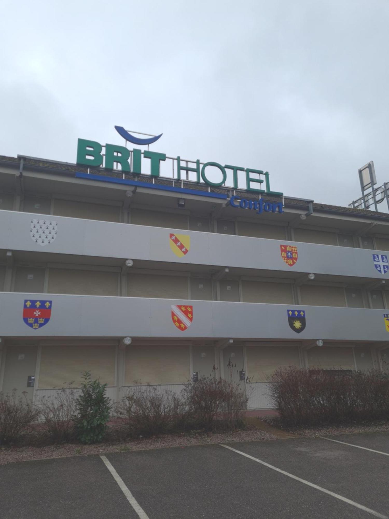 Brit Hotel Confort Nancy ลูเนวิลล์ ภายนอก รูปภาพ
