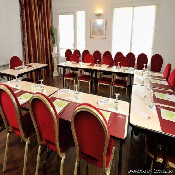 Brit Hotel Confort Nancy ลูเนวิลล์ ภายนอก รูปภาพ