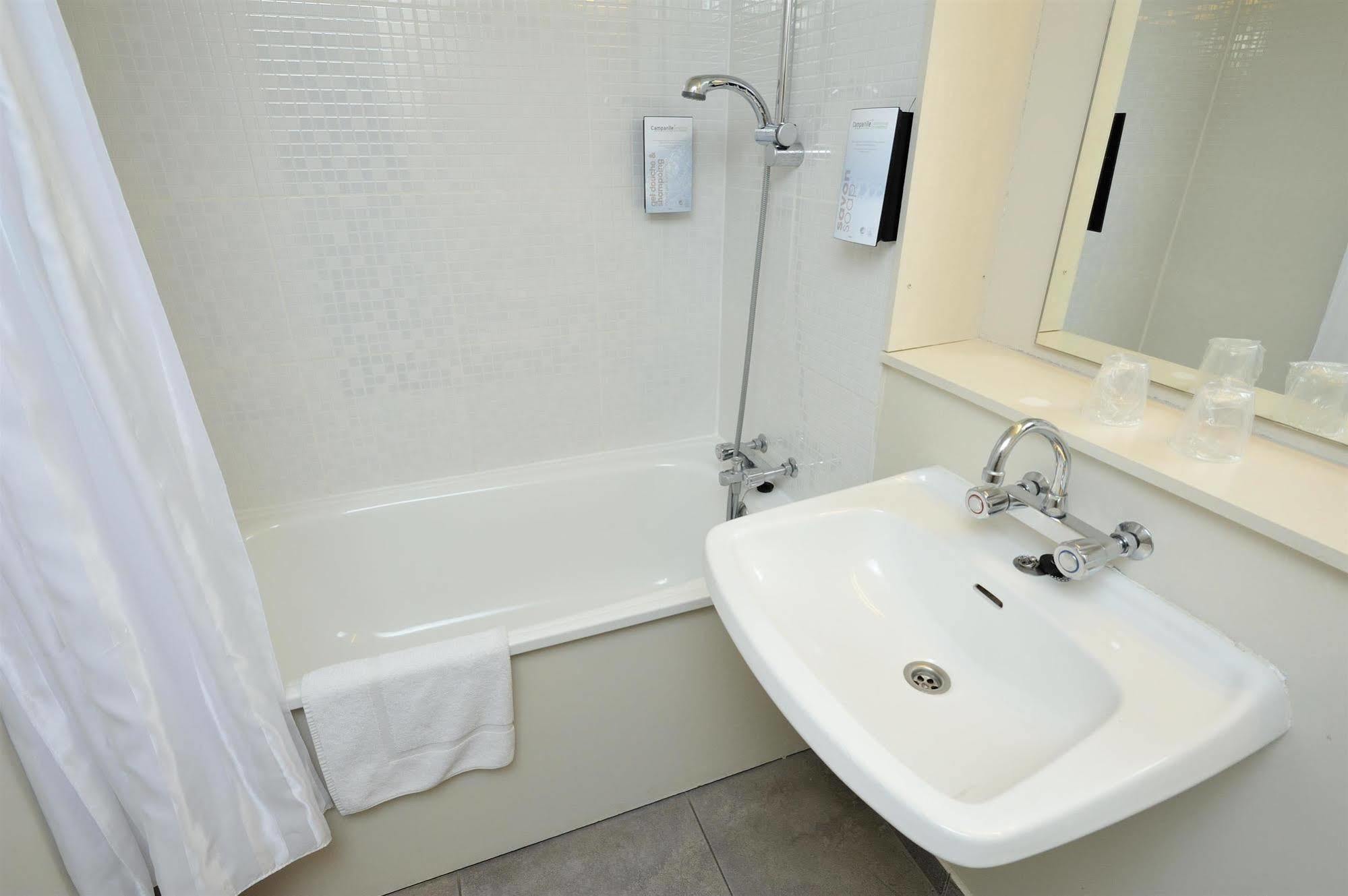 Brit Hotel Confort Nancy ลูเนวิลล์ ภายนอก รูปภาพ